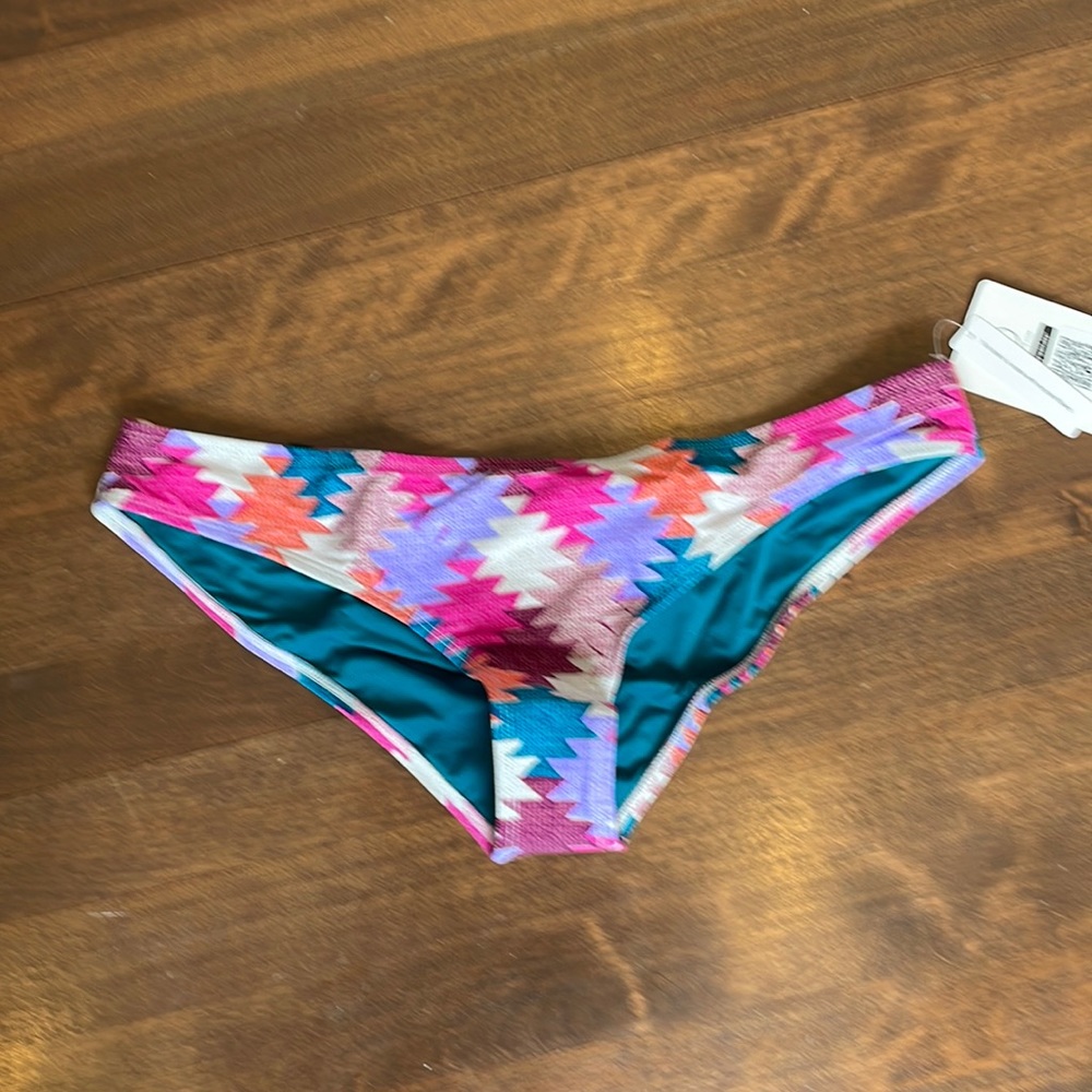 Brand new with tag body glove bikini bottoms size large.